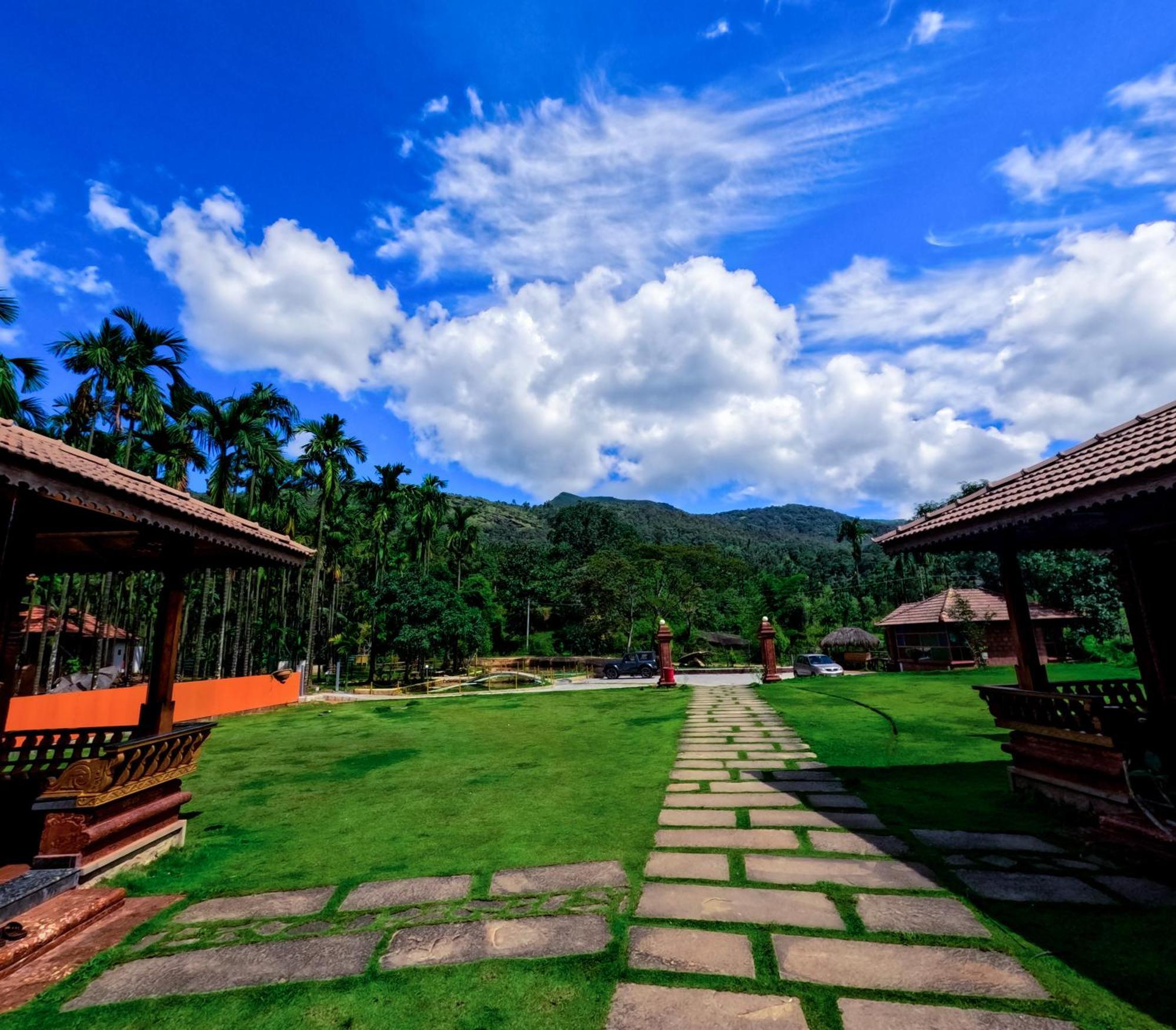 Parampara Resort Chikmagalur Kalasa Exterior photo